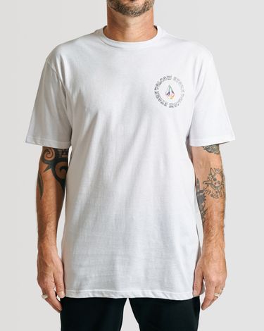 VLTS010071_Camiseta-Volcom-Regular-Star-Shields-Branca--2-